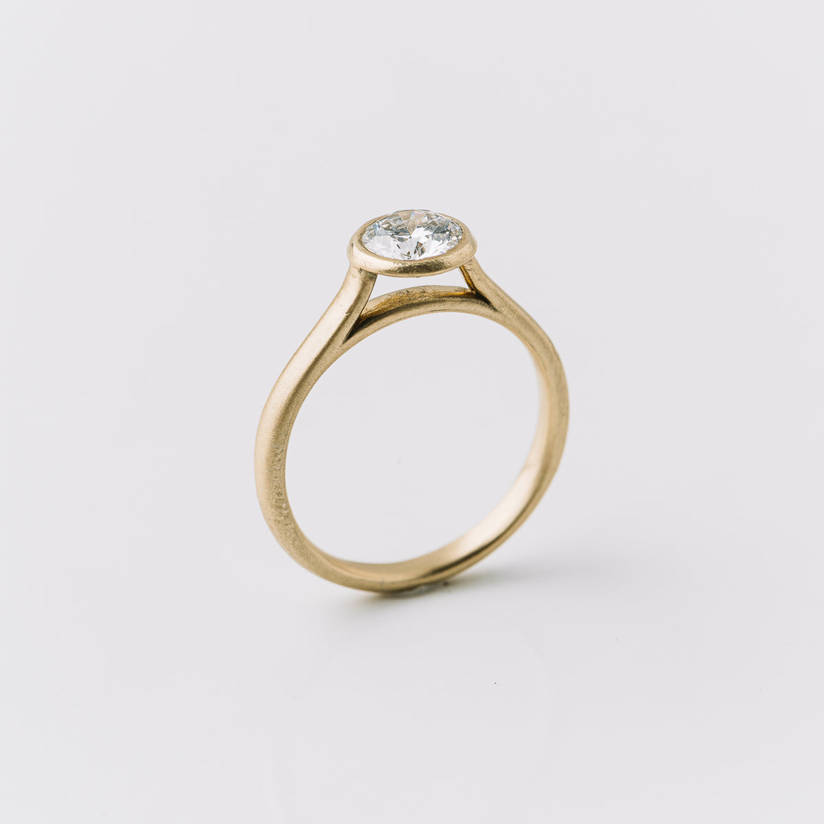 Lab-Grown Diamond Bezel Cathedral Ring in 14k Gold – Original Hardware